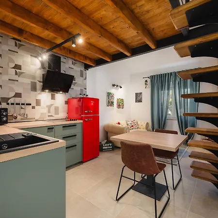 Urban Apartment *
