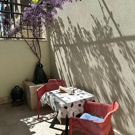 Urban Apartment *